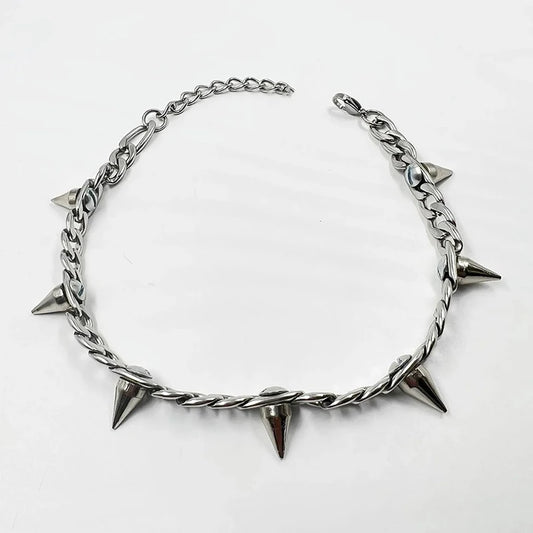 Metal Rivet Pendant Necklace